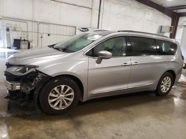  Salvage Chrysler Pacifica