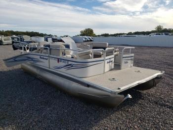  Salvage Nort Pontoon