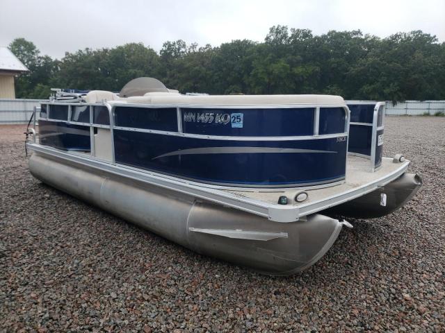  Salvage Sout Pontoon