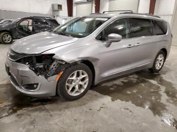  Salvage Chrysler Pacifica