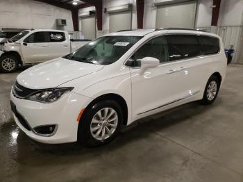  Salvage Chrysler Pacifica