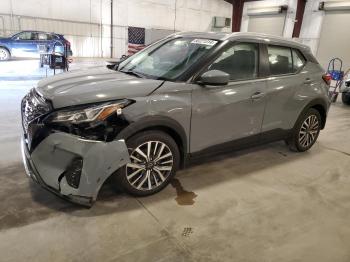  Salvage Nissan Kicks