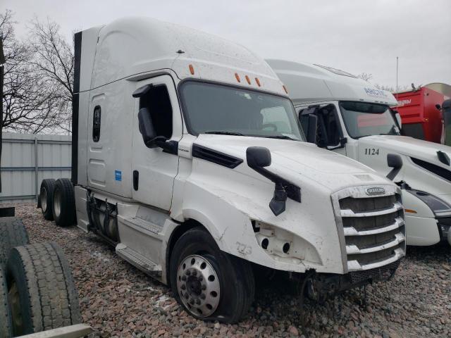  Salvage Freightliner Cascadia 1