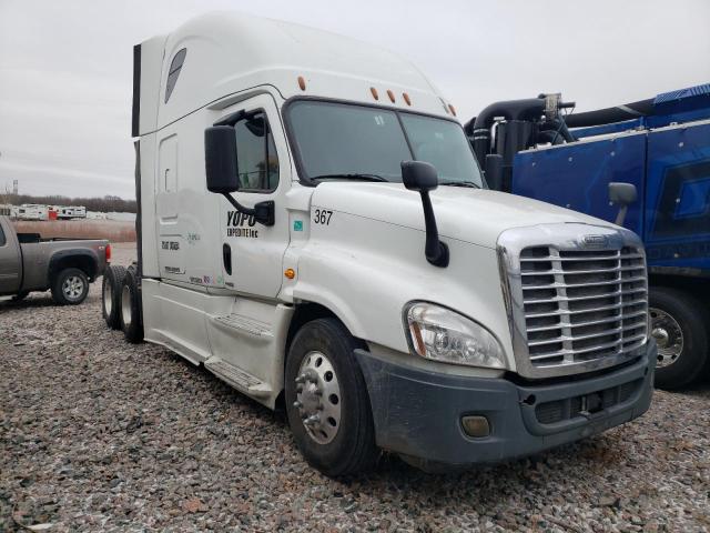  Salvage Freightliner Cascadia 1