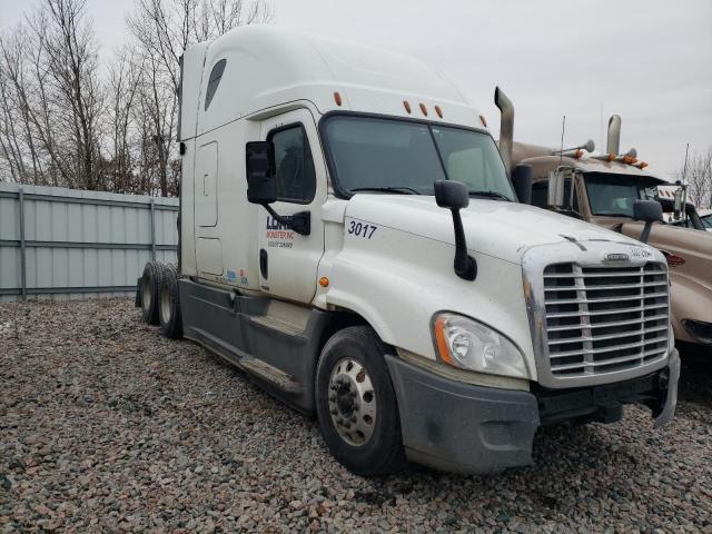  Salvage Freightliner Cascadia 1