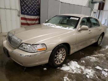  Salvage Lincoln Towncar