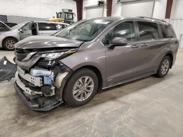  Salvage Toyota Sienna