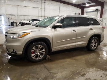  Salvage Toyota Highlander