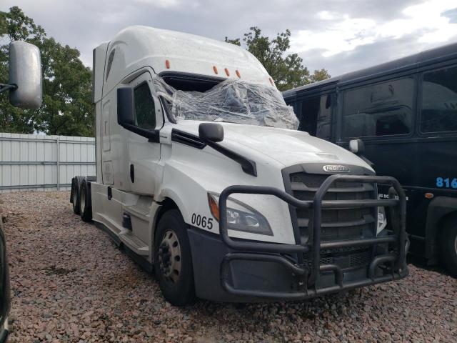  Salvage Freightliner Cascadia 1