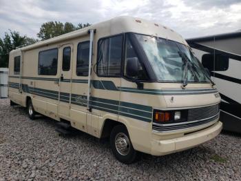  Salvage Winnebago Chieftain