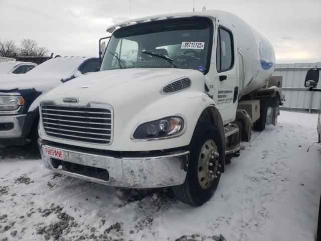  Salvage Freightliner M2 106 Med