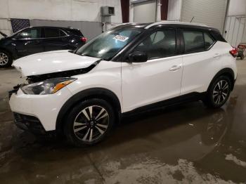  Salvage Nissan Kicks