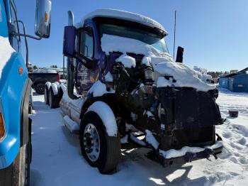  Salvage Peterbilt 579