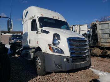  Salvage Freightliner Cascadia 1