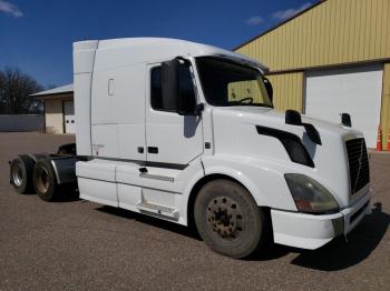  Salvage Volvo Vn