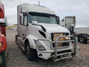  Salvage Volvo Vnr