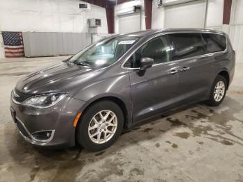  Salvage Chrysler Pacifica