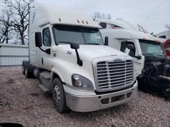  Salvage Freightliner Cascadia 1