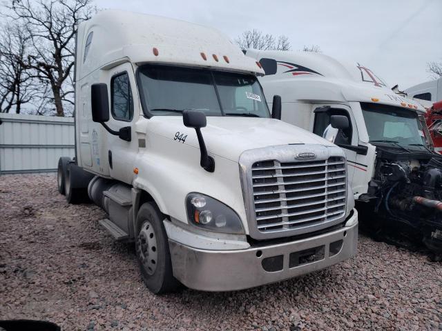  Salvage Freightliner Cascadia 1