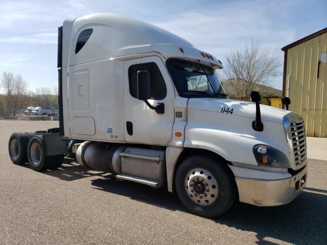  Salvage Freightliner Cascadia 1