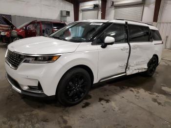 Salvage Kia Carnival