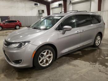  Salvage Chrysler Pacifica