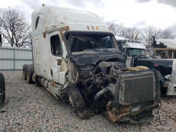  Salvage Freightliner Cascadia