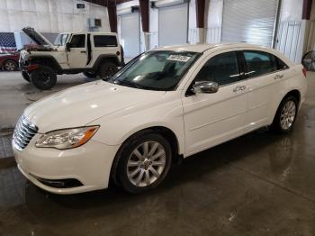  Salvage Chrysler 200