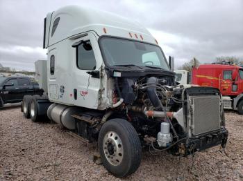  Salvage Freightliner Cascadia 1
