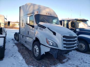  Salvage Freightliner Cascadia 1