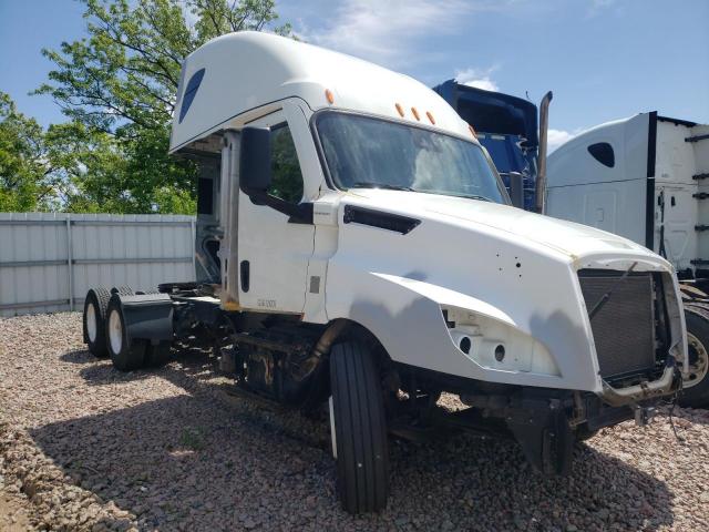 Salvage Freightliner Cascadia 1