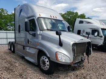  Salvage Freightliner Cascadia 1