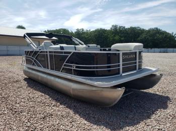  Salvage Slyvan Pontoon