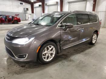  Salvage Chrysler Pacifica