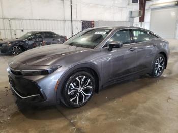  Salvage Toyota Crown Xle