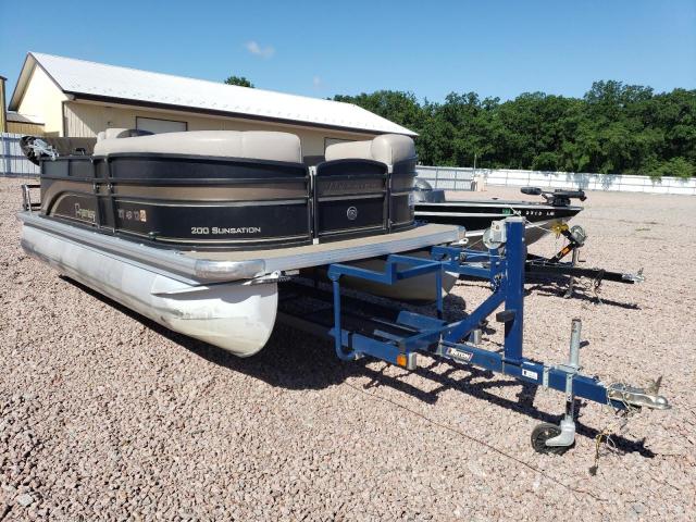  Salvage Premier Pontoon