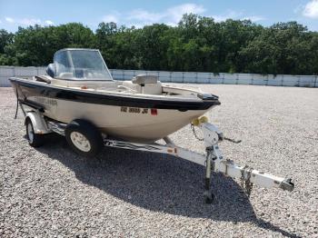  Salvage Crestliner Boat