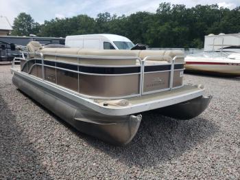  Salvage Bennington Marine Pontoon