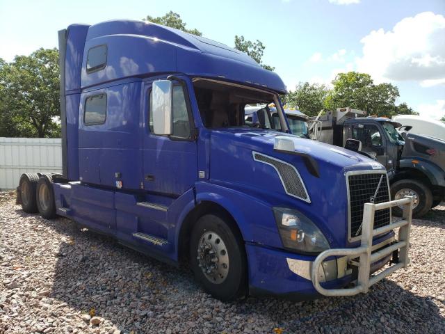  Salvage Volvo Vnl