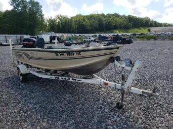  Salvage Alumacraft Boat