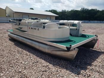  Salvage Lund Boat