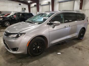  Salvage Chrysler Pacifica