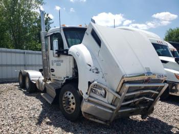  Salvage Kenworth T880