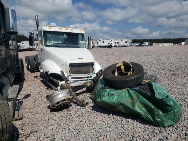  Salvage Freightliner Columbia 1