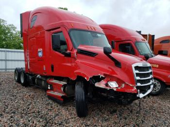 Salvage Freightliner Cascadia 1