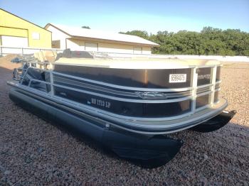  Salvage Land Rover Boat