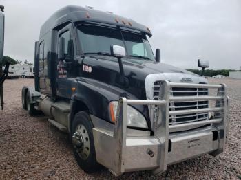  Salvage Freightliner Cascadia 1