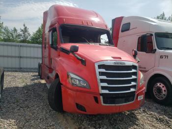  Salvage Freightliner Cascadia 1