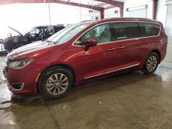  Salvage Chrysler Pacifica