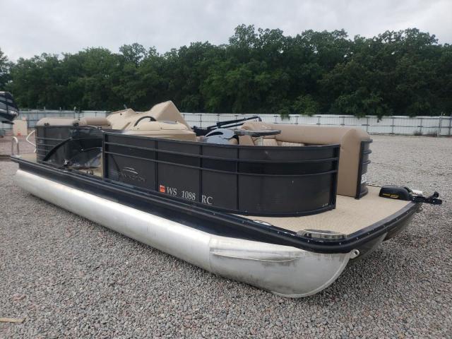  Salvage Bennington Marine Pontoon